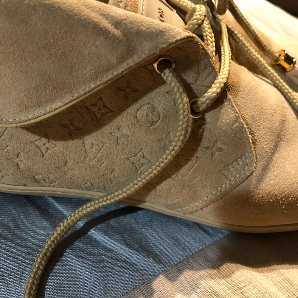 Louis Vuitton Tan suede high top sneakers - Picture 3 of 8